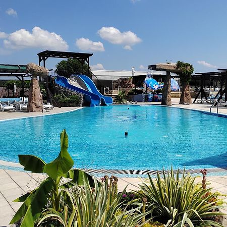"Poseidon" Centar Aparthotel Stari Banovci Esterno foto