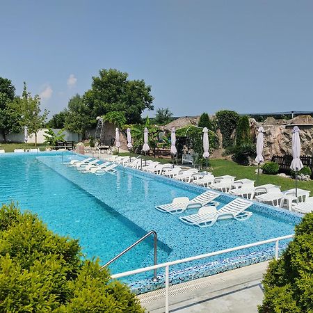 "Poseidon" Centar Aparthotel Stari Banovci Esterno foto