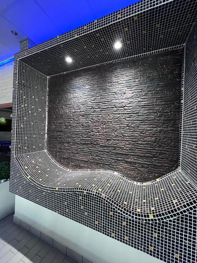 "Poseidon" Centar Aparthotel Stari Banovci Esterno foto