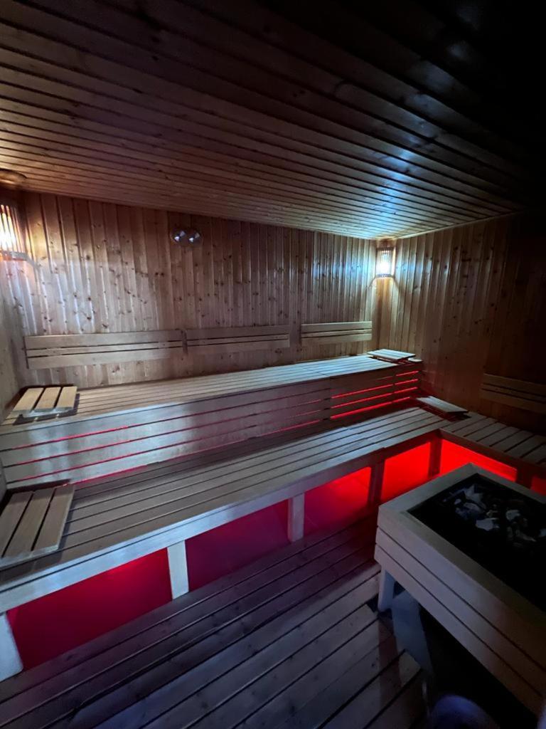"Poseidon" Centar Aparthotel Stari Banovci Esterno foto