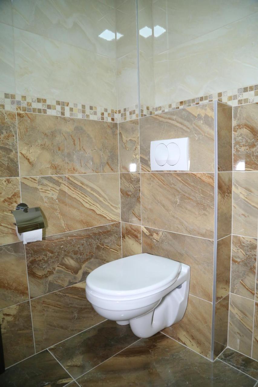 "Poseidon" Centar Aparthotel Stari Banovci Esterno foto