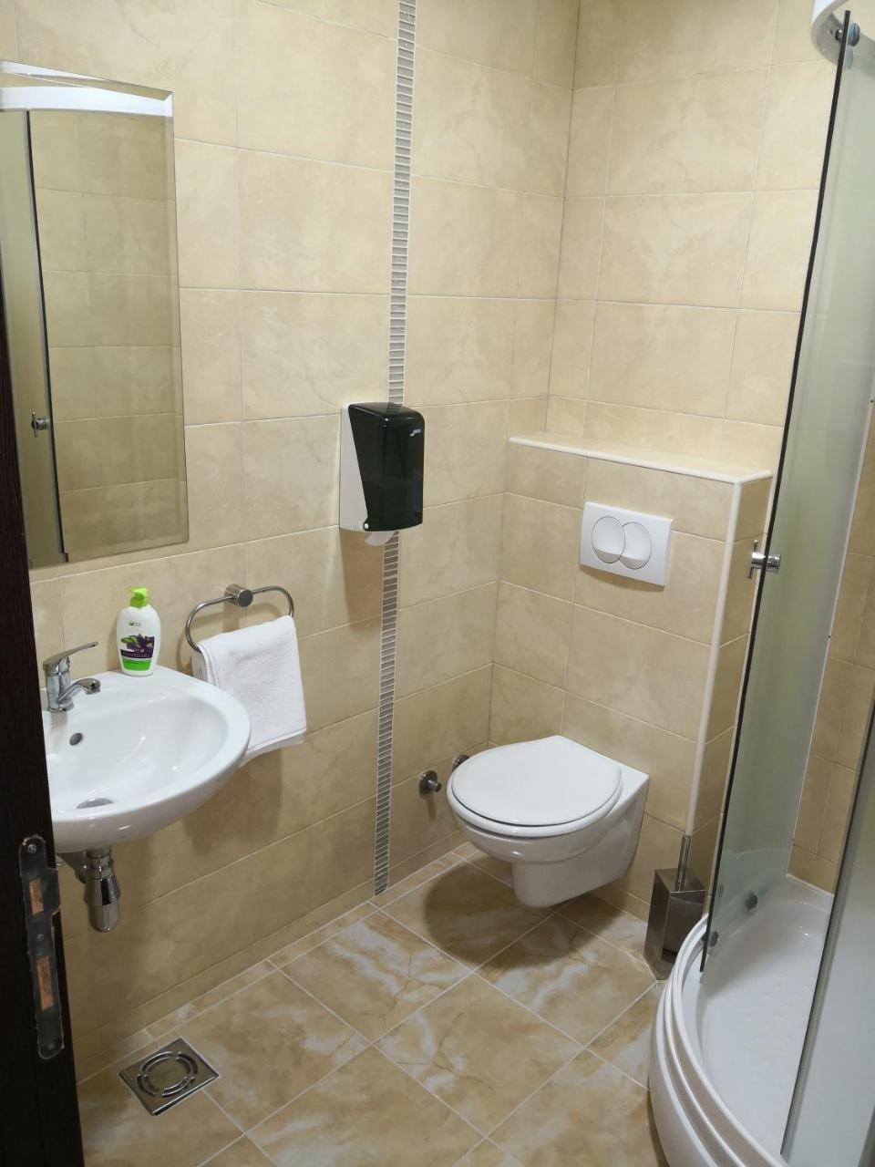 "Poseidon" Centar Aparthotel Stari Banovci Esterno foto