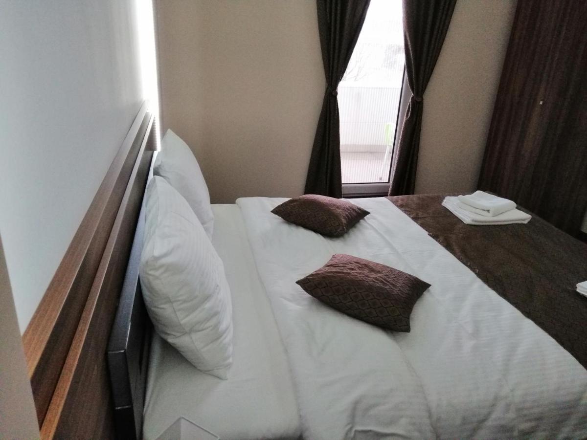 "Poseidon" Centar Aparthotel Stari Banovci Esterno foto